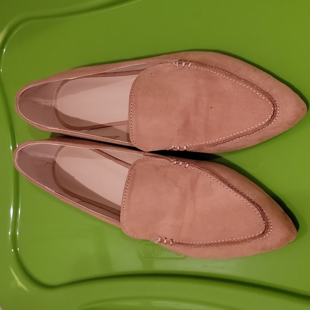 Tan flats